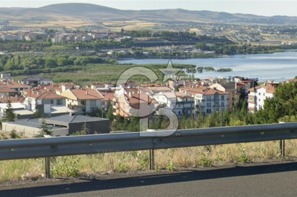 GÖLBAŞI GÜZELYALI PANORAMİK GÖL MANZARASI ORMAN SINIRI ARSA