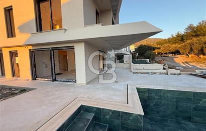AKBÜKTE DOĞA MANZARALI, MÜSTAKİL HAVUZLU MODERN DUBLEKS VİLLA