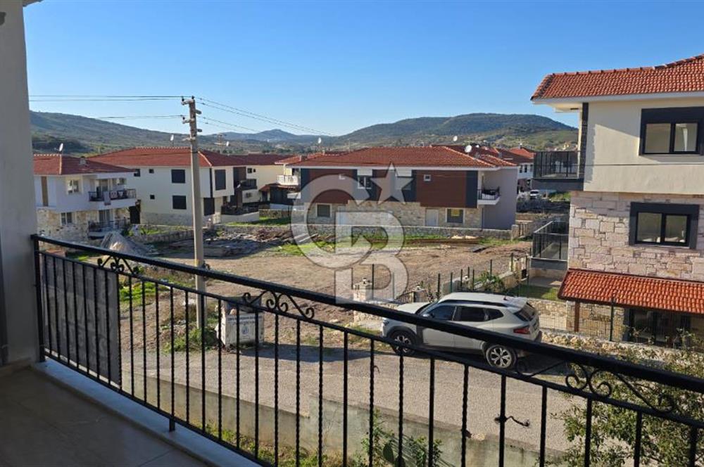 Foça Kazım Dirik Mah. Kiralık 2+1 Kapalı Mutfak Daire