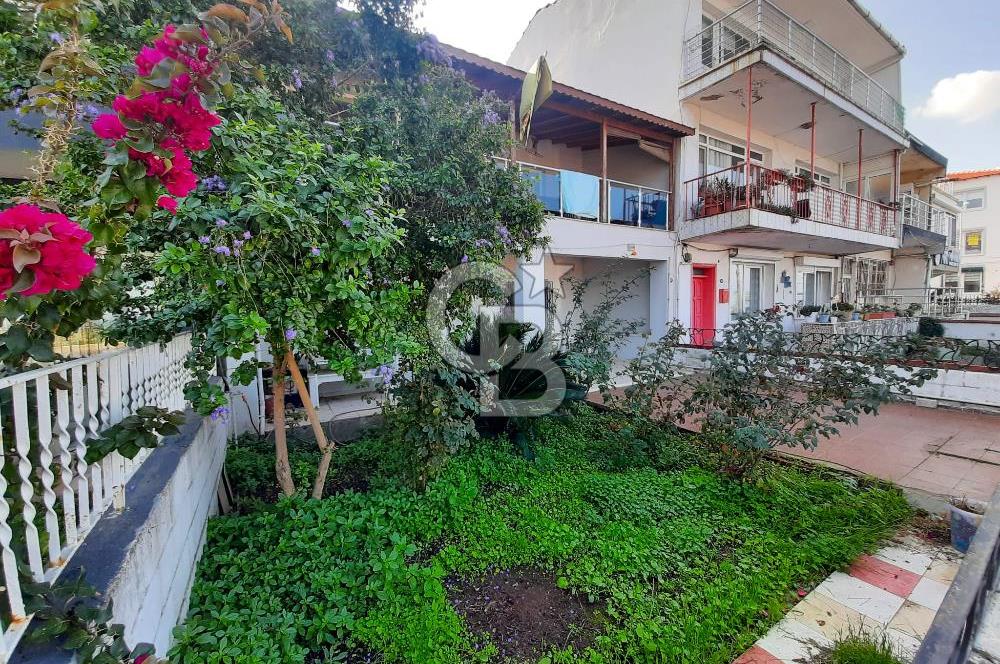 NARLIDERE GÜZELBAHÇE SAHİLİNDE SATILIK MÜSTAKİL VİLLA