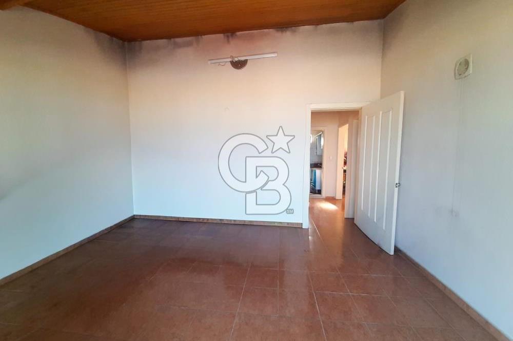 NARLIDERE GÜZELBAHÇE SAHİLİNDE SATILIK MÜSTAKİL VİLLA