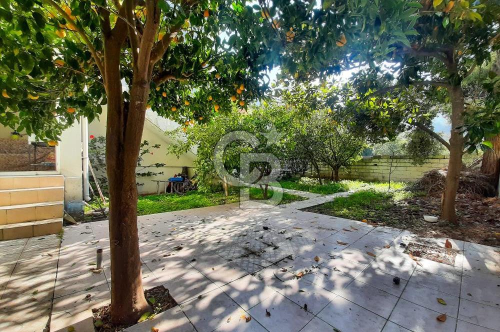 NARLIDERE GÜZELBAHÇE SAHİLİNDE SATILIK MÜSTAKİL VİLLA