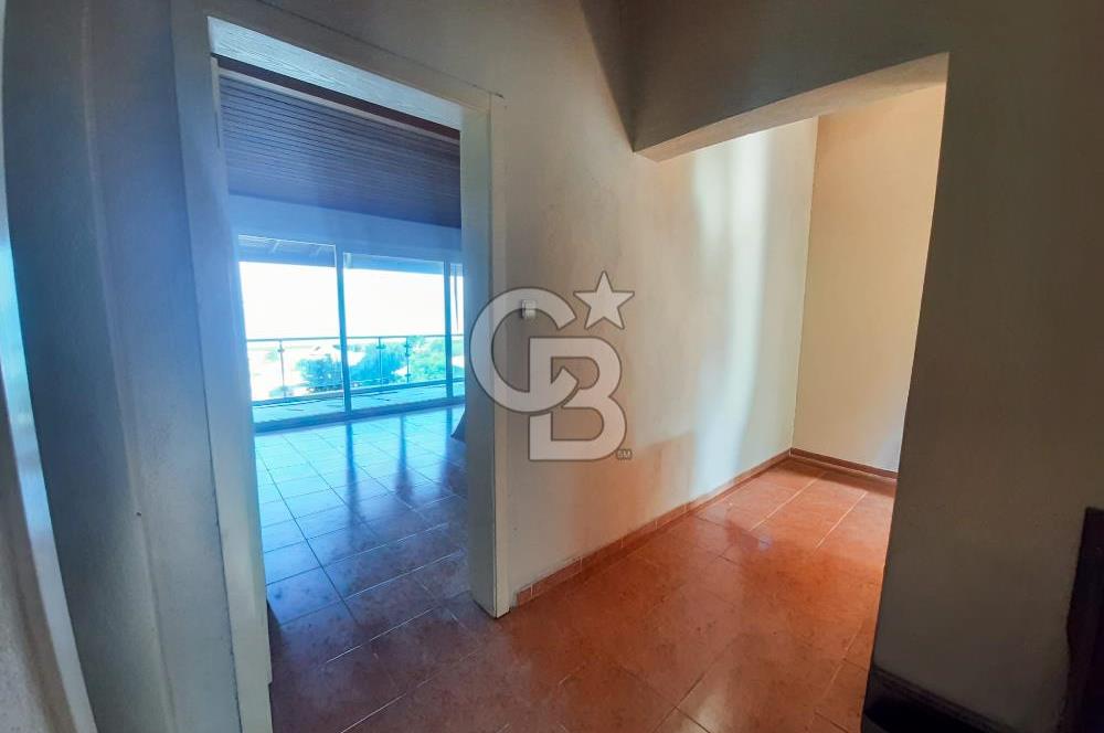 NARLIDERE GÜZELBAHÇE SAHİLİNDE SATILIK MÜSTAKİL VİLLA