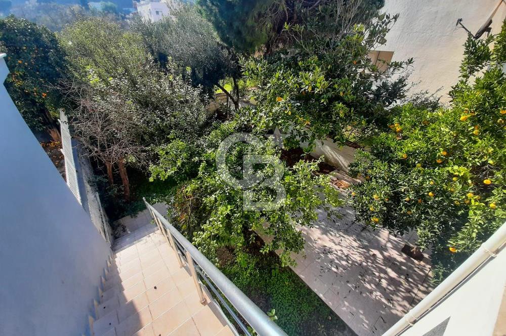 NARLIDERE GÜZELBAHÇE SAHİLİNDE SATILIK MÜSTAKİL VİLLA