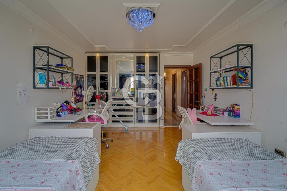 Hatay İnönü Caddesinde Geniş 4+1 Ticari Kullanıma Uygun Daire