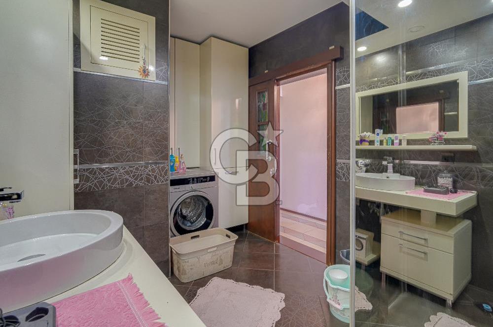 Hatay İnönü Caddesinde Geniş 4+1 Ticari Kullanıma Uygun Daire