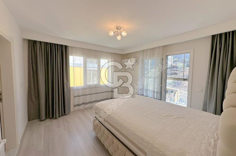 Kuşadasında Hem Yatırım Hem Oturum İçin İdeal Satılık 3+1 Daire