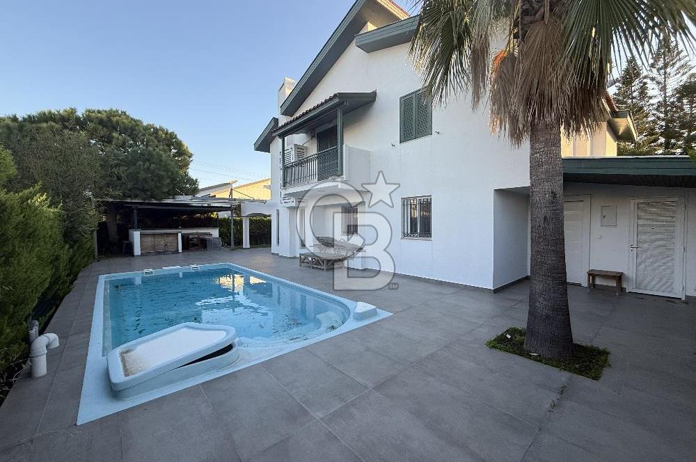 DENİZE 100 M ÇEŞME ILICA KÖŞE VİLLA/MÜSTAKİL HAVUZ & SİTE İÇİ