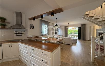 DENİZE 100 M ÇEŞME ILICA KÖŞE VİLLA/MÜSTAKİL HAVUZ & SİTE İÇİ