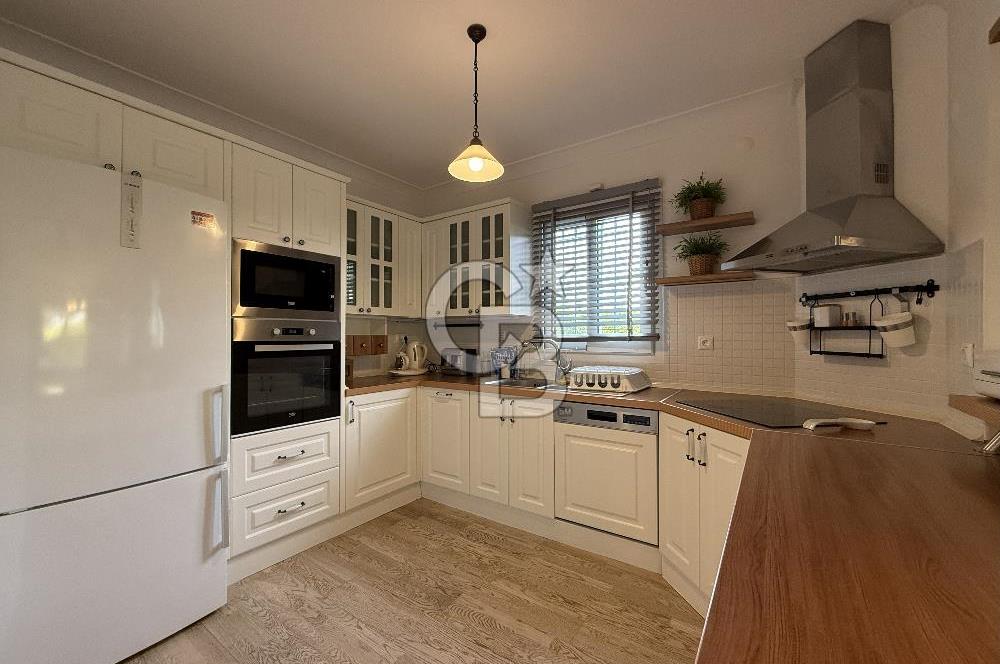 DENİZE 100 M ÇEŞME ILICA KÖŞE VİLLA/MÜSTAKİL HAVUZ & SİTE İÇİ