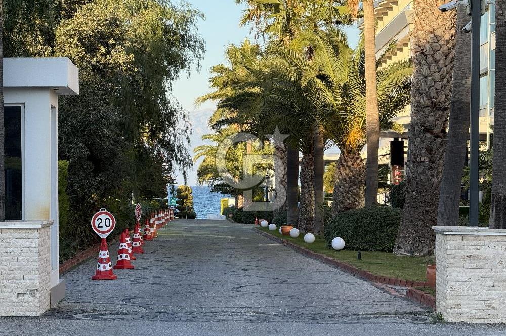 DENİZE 100 M ÇEŞME ILICA KÖŞE VİLLA/MÜSTAKİL HAVUZ & SİTE İÇİ