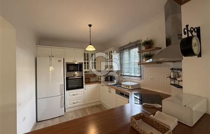 DENİZE 100 M ÇEŞME ILICA KÖŞE VİLLA/MÜSTAKİL HAVUZ & SİTE İÇİ