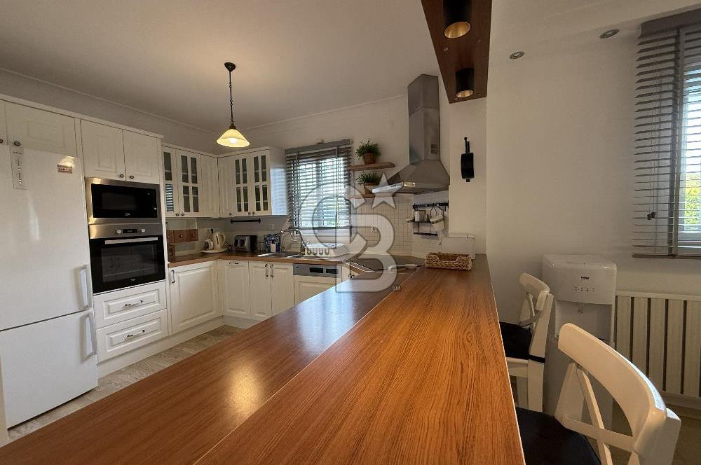 DENİZE 100 M ÇEŞME ILICA KÖŞE VİLLA/MÜSTAKİL HAVUZ & SİTE İÇİ