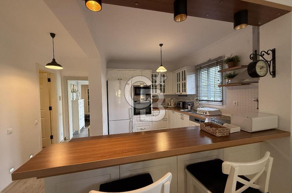 DENİZE 100 M ÇEŞME ILICA KÖŞE VİLLA/MÜSTAKİL HAVUZ & SİTE İÇİ