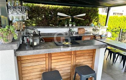 DENİZE 100 M ÇEŞME ILICA KÖŞE VİLLA/MÜSTAKİL HAVUZ & SİTE İÇİ