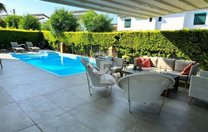 DENİZE 100 M ÇEŞME ILICA KÖŞE VİLLA/MÜSTAKİL HAVUZ & SİTE İÇİ