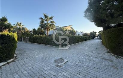 DENİZE 100 M ÇEŞME ILICA KÖŞE VİLLA/MÜSTAKİL HAVUZ & SİTE İÇİ