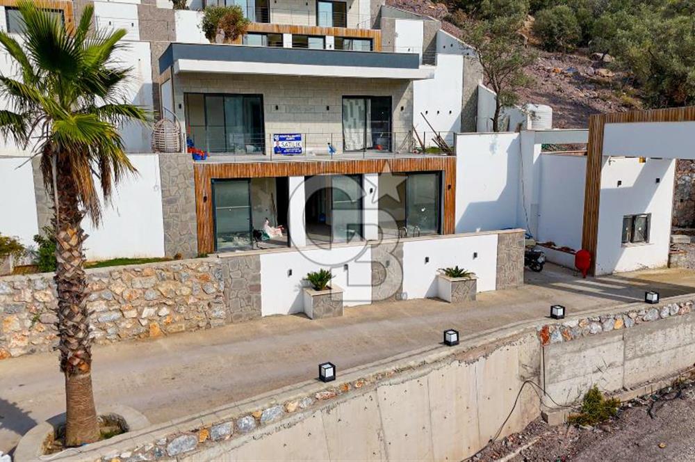 CB MARİNA'DAN FREE SEA DÖRTTEPE'DE SATILIK 4+1 LÜX VİLLA