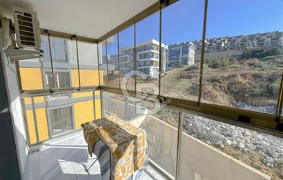 Kuşadasında Hem Yatırım Hem Oturum İçin İdeal Satılık 3+1 Daire