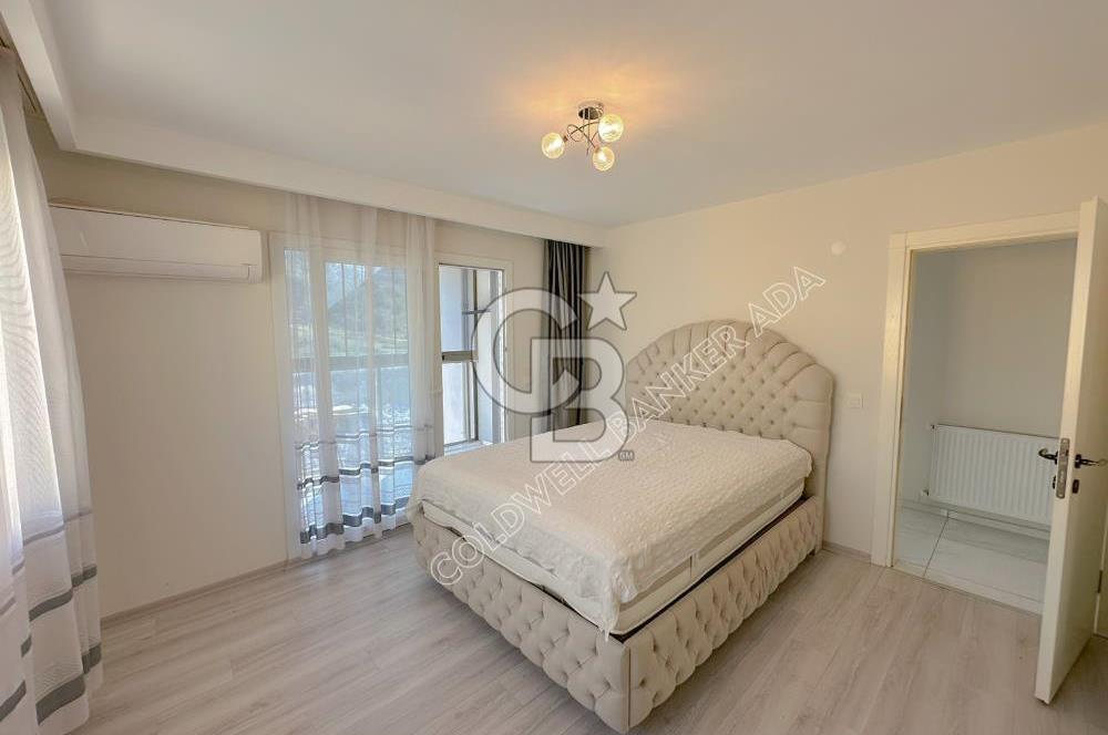 Kuşadasında Hem Yatırım Hem Oturum İçin İdeal Satılık 3+1 Daire