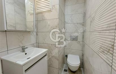 Kuşadasında Hem Yatırım Hem Oturum İçin İdeal Satılık 3+1 Daire