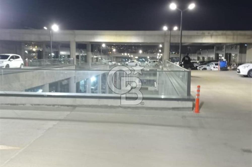 OTORİTE ŞAŞMAZ İŞ MERKEZİNDE SATILIK DÜKKAN