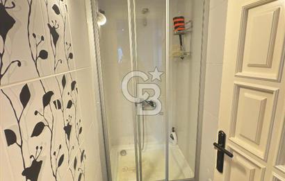 Lise Caddesinde 3+1 185m2 İçi Komple Yenilenmiş Ara Kat Daire