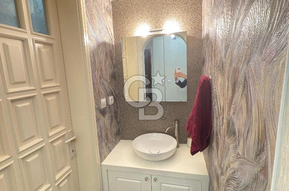 Lise Caddesinde 3+1 185m2 İçi Komple Yenilenmiş Ara Kat Daire