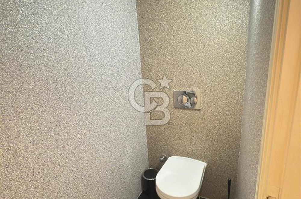 Lise Caddesinde 3+1 185m2 İçi Komple Yenilenmiş Ara Kat Daire