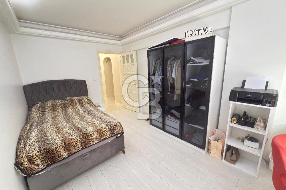Lise Caddesinde 3+1 185m2 İçi Komple Yenilenmiş Ara Kat Daire