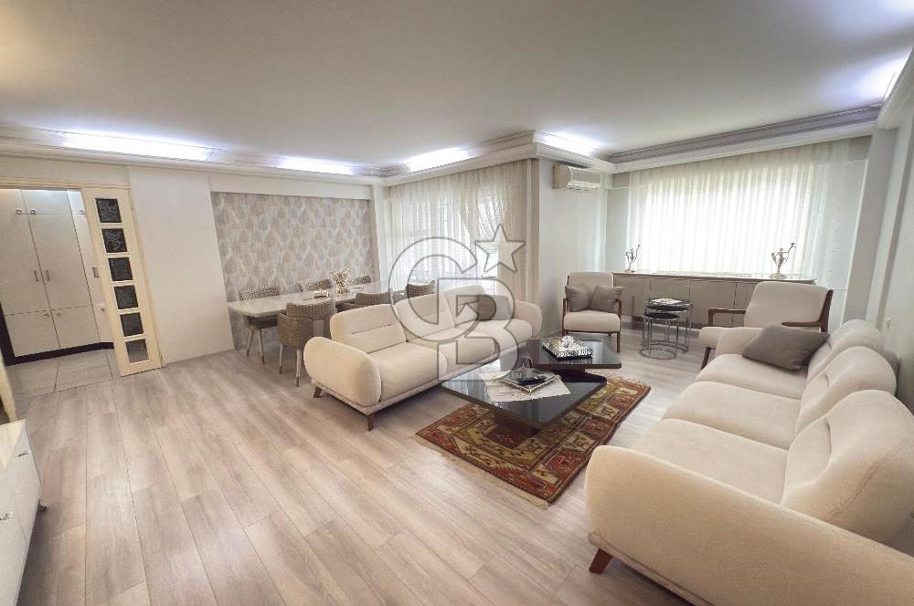 Lise Caddesinde 3+1 185m2 İçi Komple Yenilenmiş Ara Kat Daire