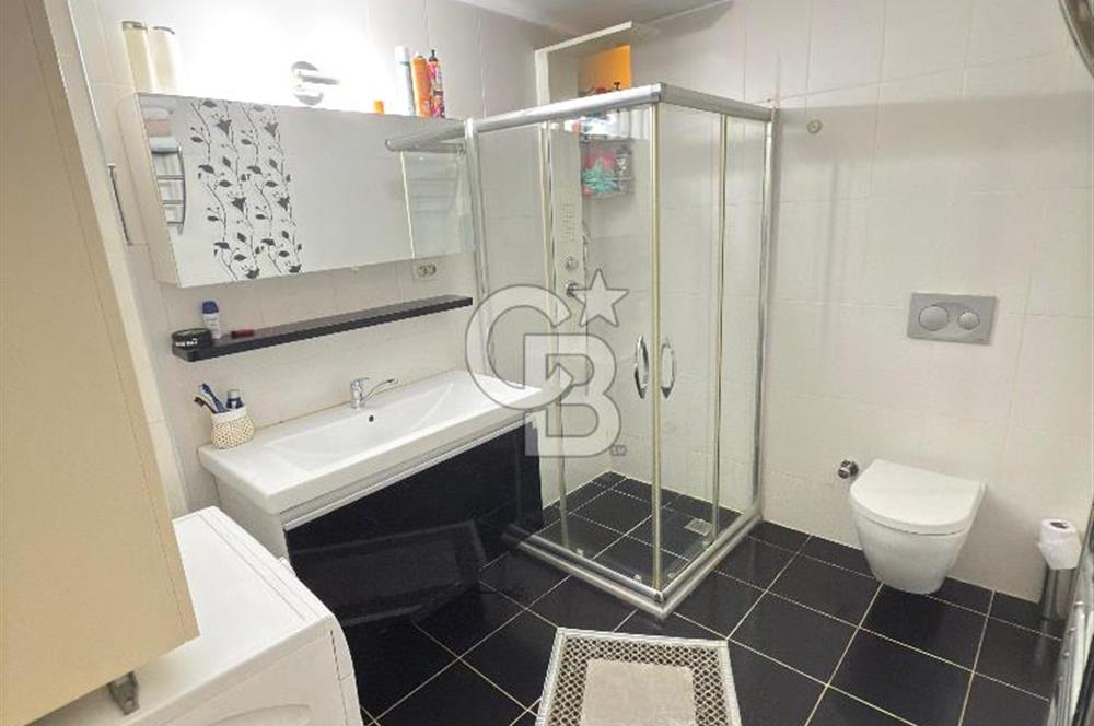 Lise Caddesinde 3+1 185m2 İçi Komple Yenilenmiş Ara Kat Daire