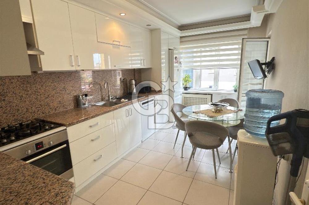 Lise Caddesinde 3+1 185m2 İçi Komple Yenilenmiş Ara Kat Daire
