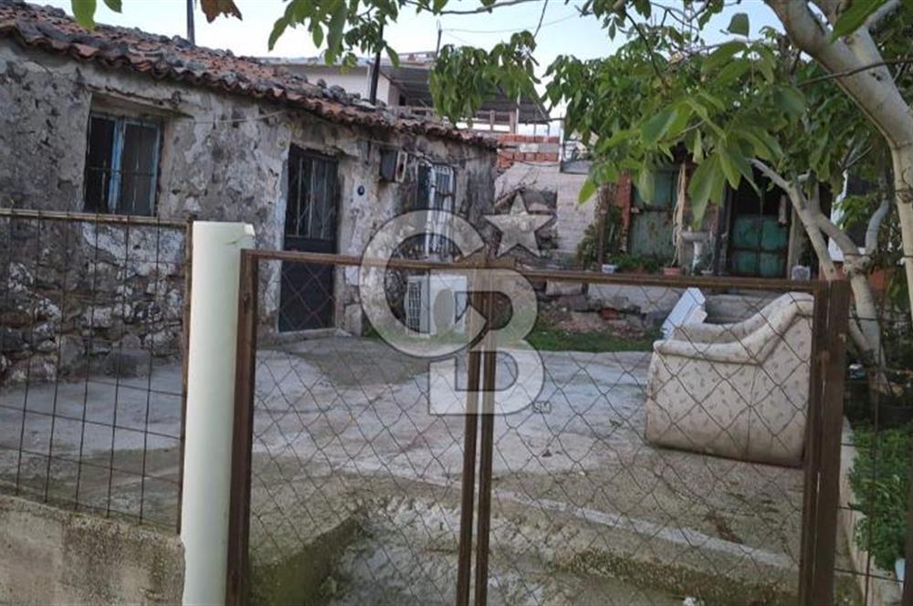 Alaniçi Köyü’nde Avlulu Kargir Ev ve Dam – Yatırımlık Fırsat!