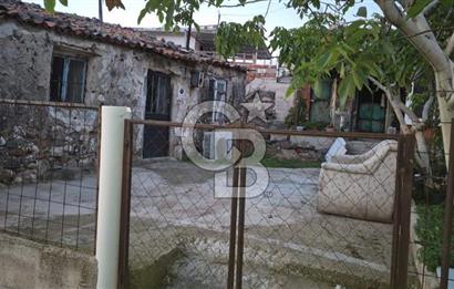 Alaniçi Köyü’nde Avlulu Kargir Ev ve Dam – Yatırımlık Fırsat!