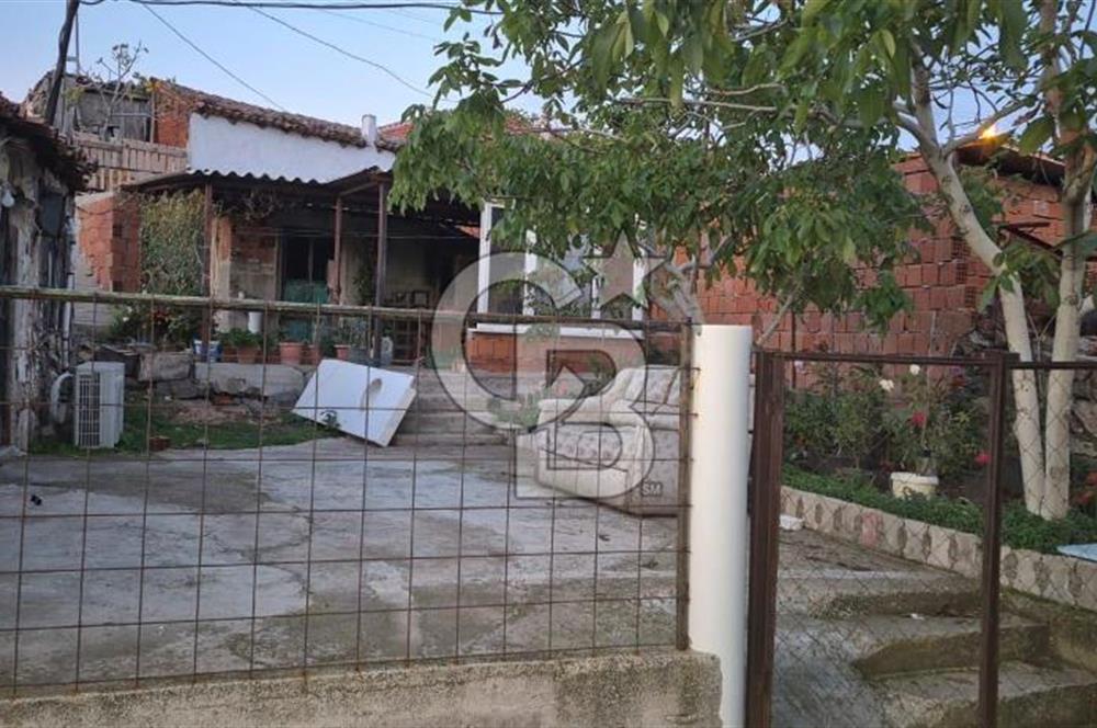 Alaniçi Köyü’nde Avlulu Kargir Ev ve Dam – Yatırımlık Fırsat!