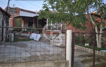 Alaniçi Köyü’nde Avlulu Kargir Ev ve Dam – Yatırımlık Fırsat!