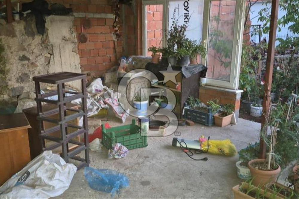 Alaniçi Köyü’nde Avlulu Kargir Ev ve Dam – Yatırımlık Fırsat!