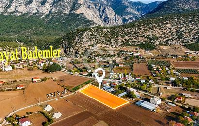 KORKUTELİ BAYAT BADEMLERDE İMAR SINIRINA KOMŞU 5000M2 YATIRIM !