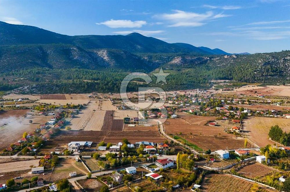 KORKUTELİ BAYAT BADEMLERDE İMAR SINIRINA KOMŞU 5000M2 YATIRIM !