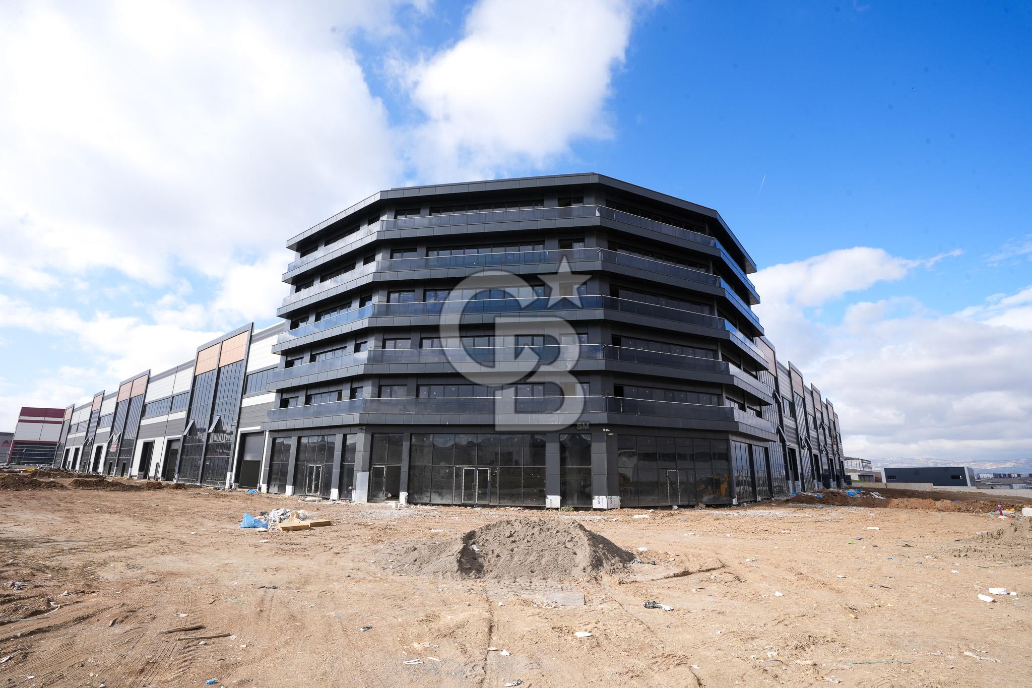CB PREMIUM'DAN KAZAN SARAYDA KÖŞE BAŞI YENİ BİNADA OFİSLER