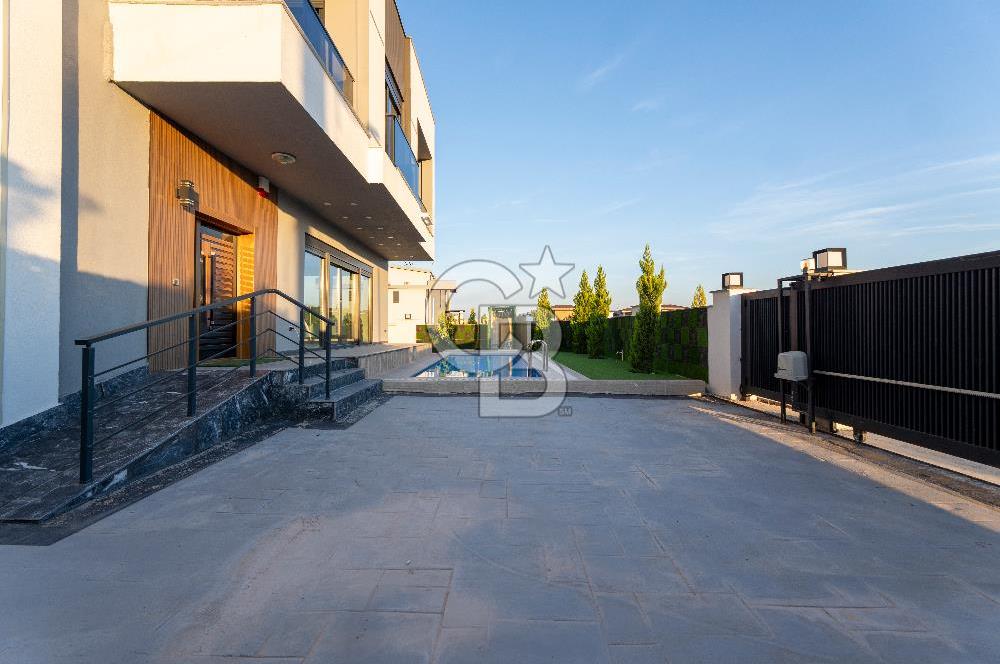 MODERN TASARIM, SICAK YAŞAM! ALTINKALEDE LÜKS 4+1