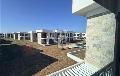 Ayvalık Altınovada Havuzlu Site İçersinde 2+1 Satılık Villa