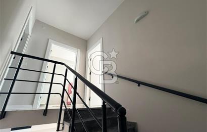 Ayvalık Altınovada Havuzlu Site İçersinde 2+1 Satılık Villa