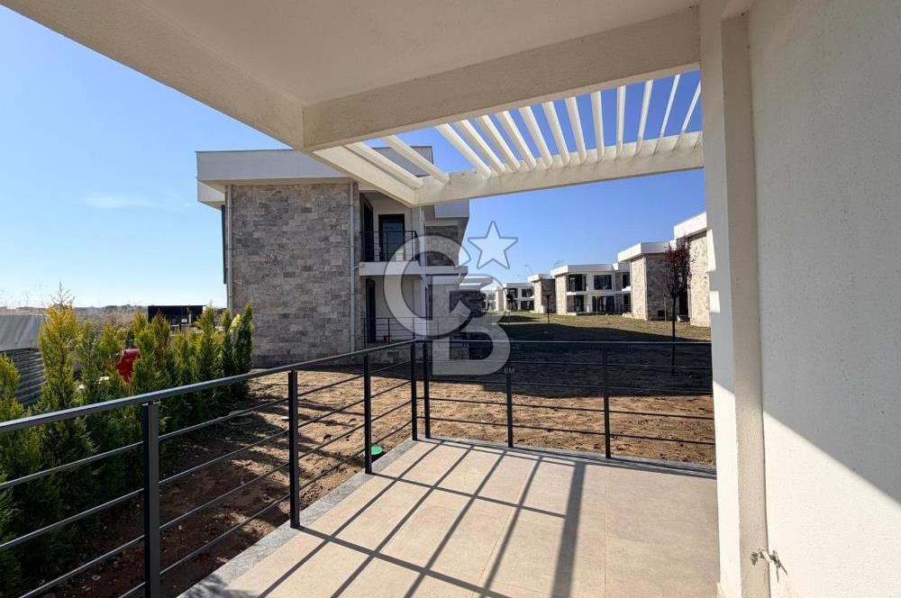 Ayvalık Altınovada Havuzlu Site İçersinde 2+1 Satılık Villa