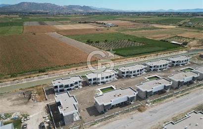 Ayvalık Altınovada Havuzlu Site İçersinde 2+1 Satılık Villa