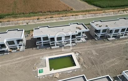 Ayvalık Altınovada Havuzlu Site İçersinde 2+1 Satılık Villa