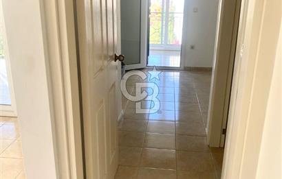 BODRUM GÜNDOĞAN’DA ÖNÜ KAPANMAZ SİTE İÇİ GENÇ BİNADA SATILIK 2+1  