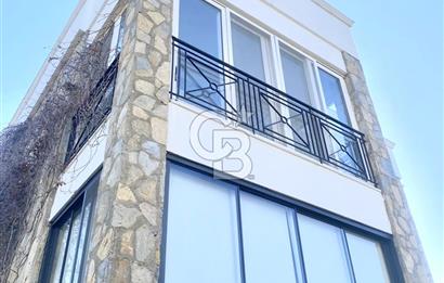 BODRUM GÜNDOĞAN’DA ÖNÜ KAPANMAZ SİTE İÇİ GENÇ BİNADA SATILIK 2+1  