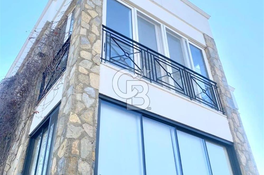 BODRUM GÜNDOĞAN’DA ÖNÜ KAPANMAZ SİTE İÇİ GENÇ BİNADA SATILIK 2+1  